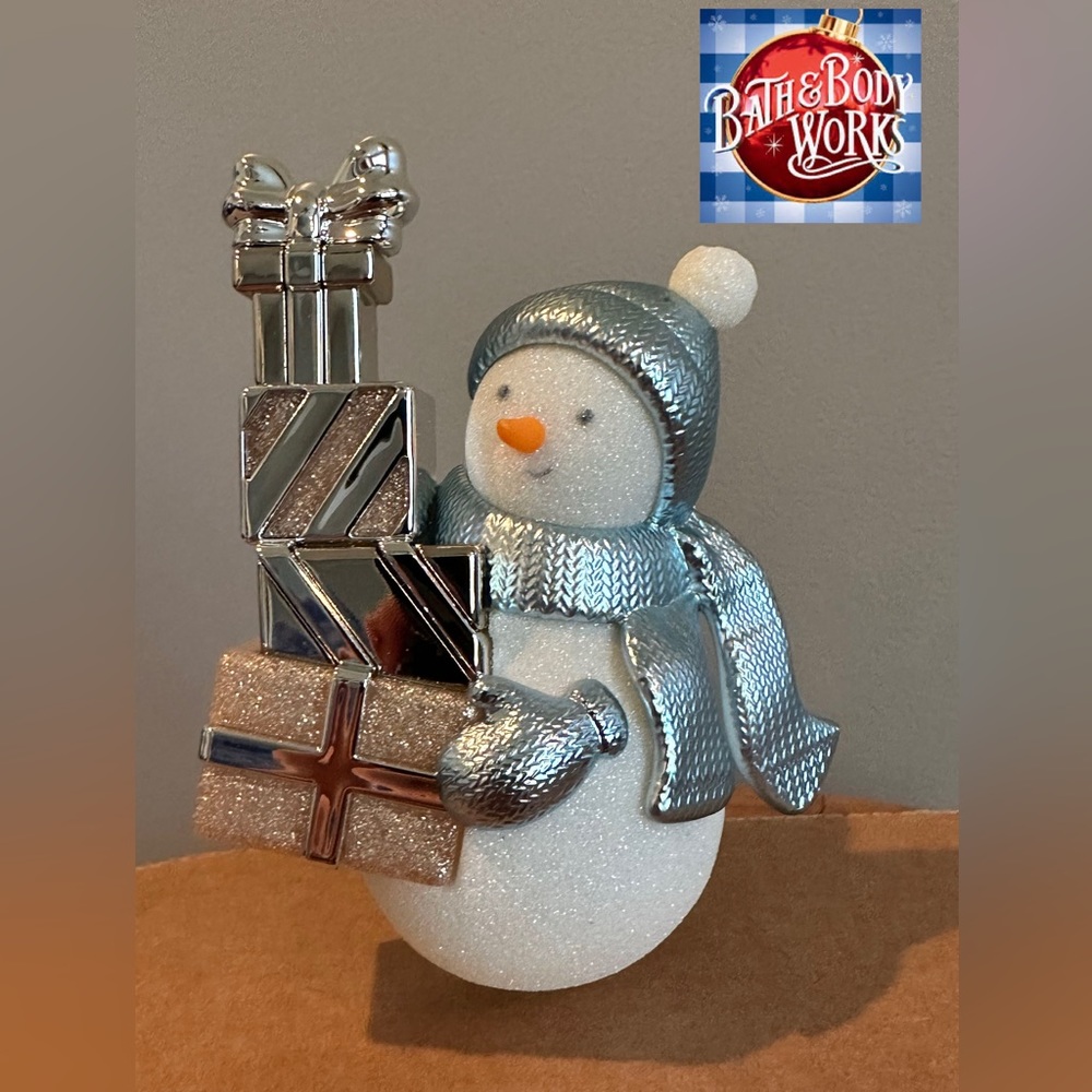 B&BW 2022 Snowman w/ Presents Wallflower Plug